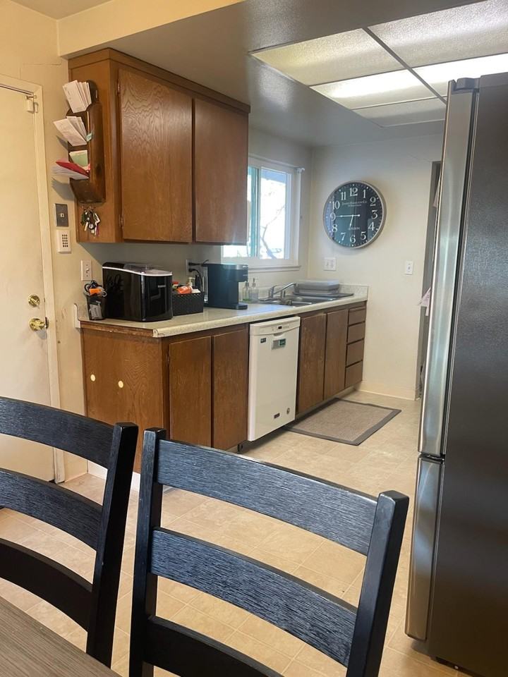 1956 Shenandoah Avenue - Photo 2 of 6