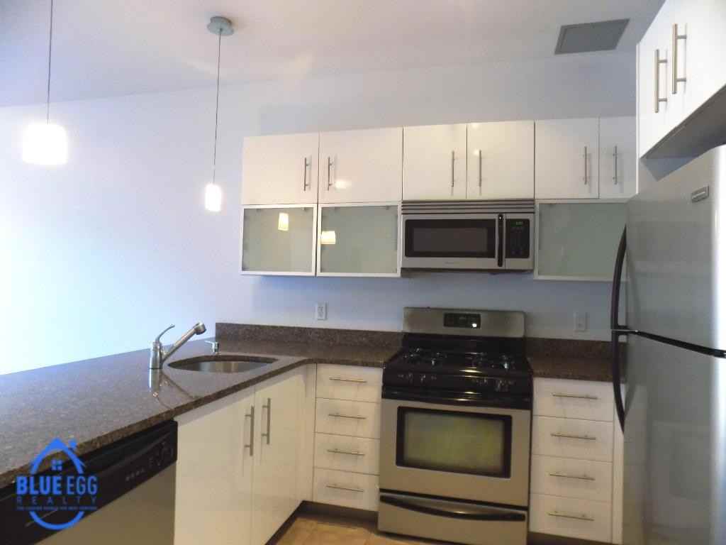 110 4th Ave #2C - Photo 6 of 11