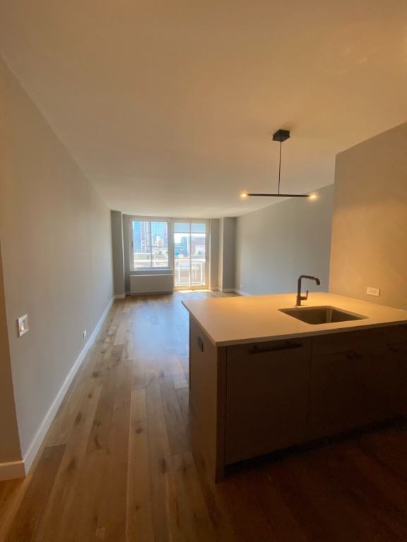 W 43rd St 24E, New York, NY 10036 1 Bedroom Apartment for Rent