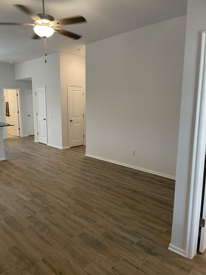 2544 Nw 199th St #1 - Photo 4 of 22