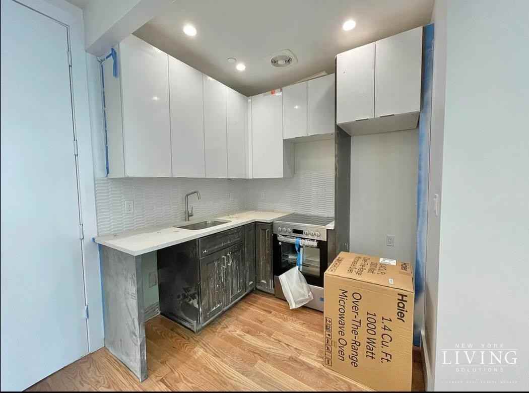 Grand St 1B, New York, NY 11211 3 Bedroom Apartment for Rent PadMapper