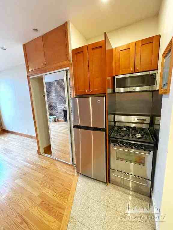W Houston St #40 - Photo 3 of 7