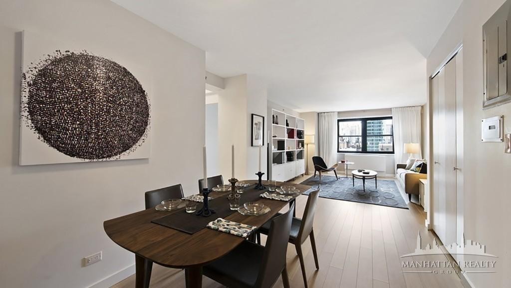 222 E 39th St #11C - Photo 3 of 7
