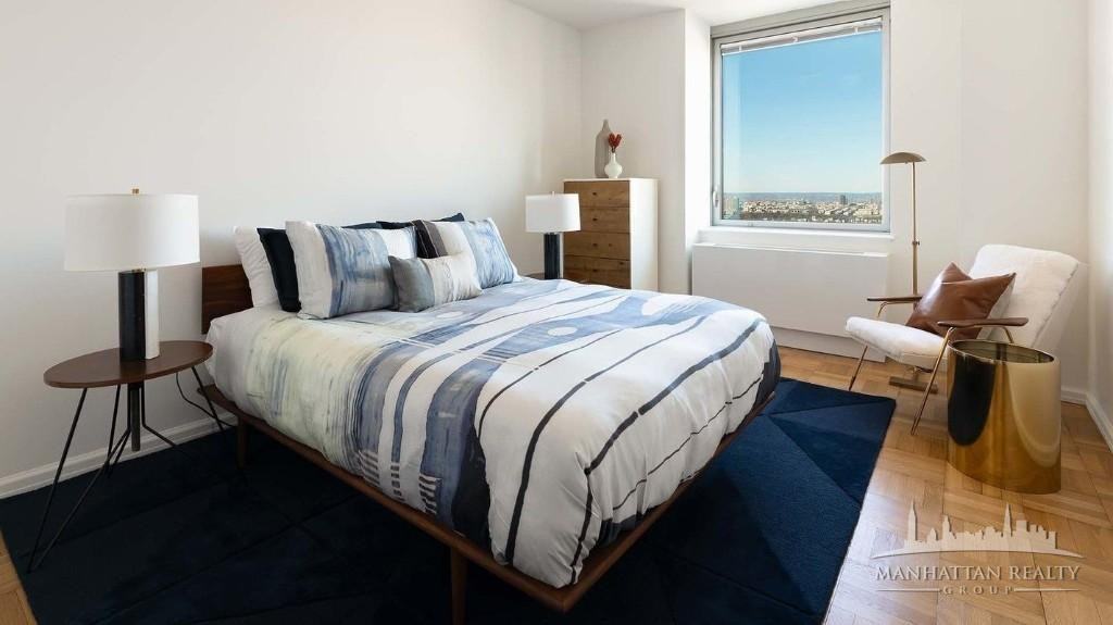 W 37th St #515 - Photo 4 of 14