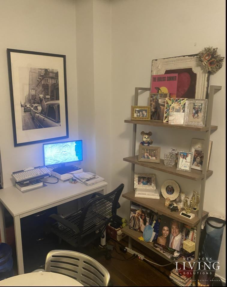 208 W 23rd St #909 - Photo 4 of 6