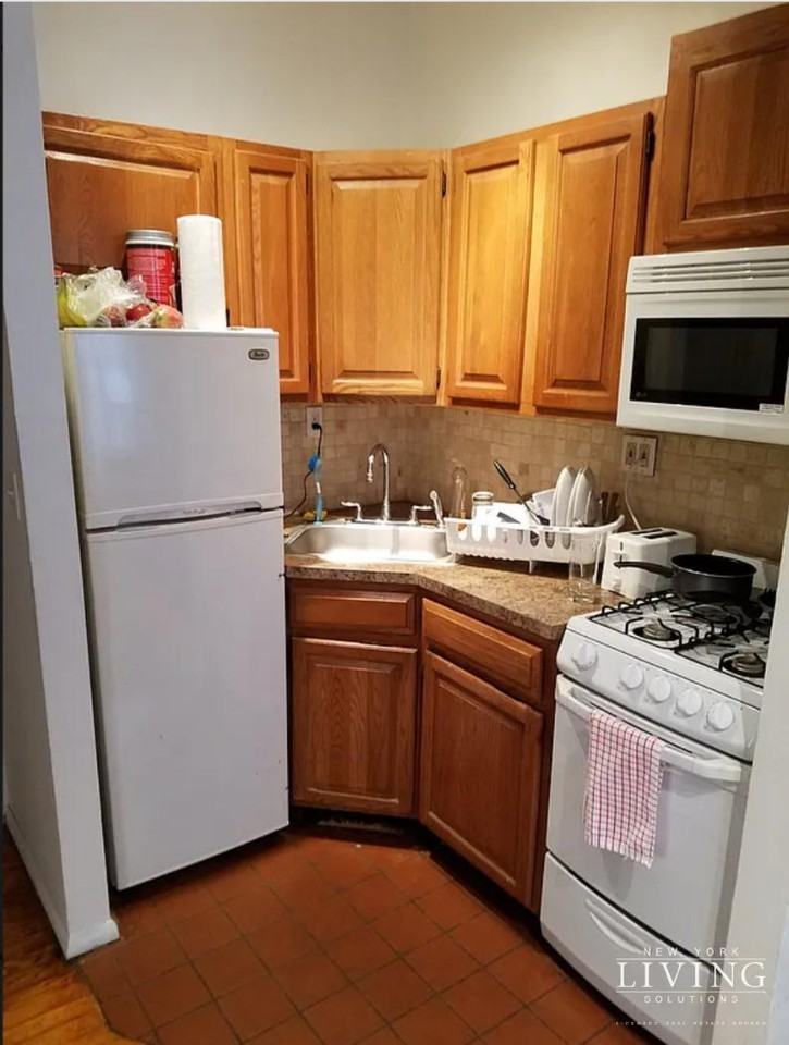 7 Saint Marks Pl #4 - Photo 4 of 5