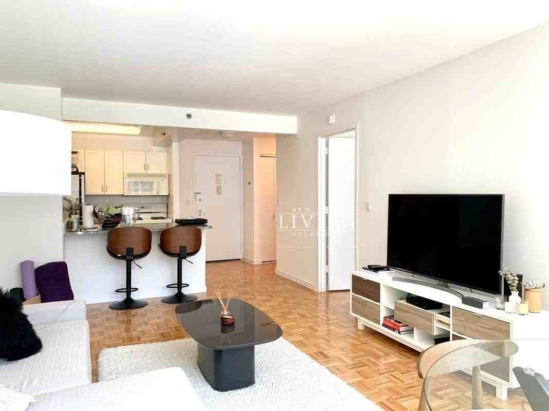 Worth Street #25IS - Photo 3 of 7