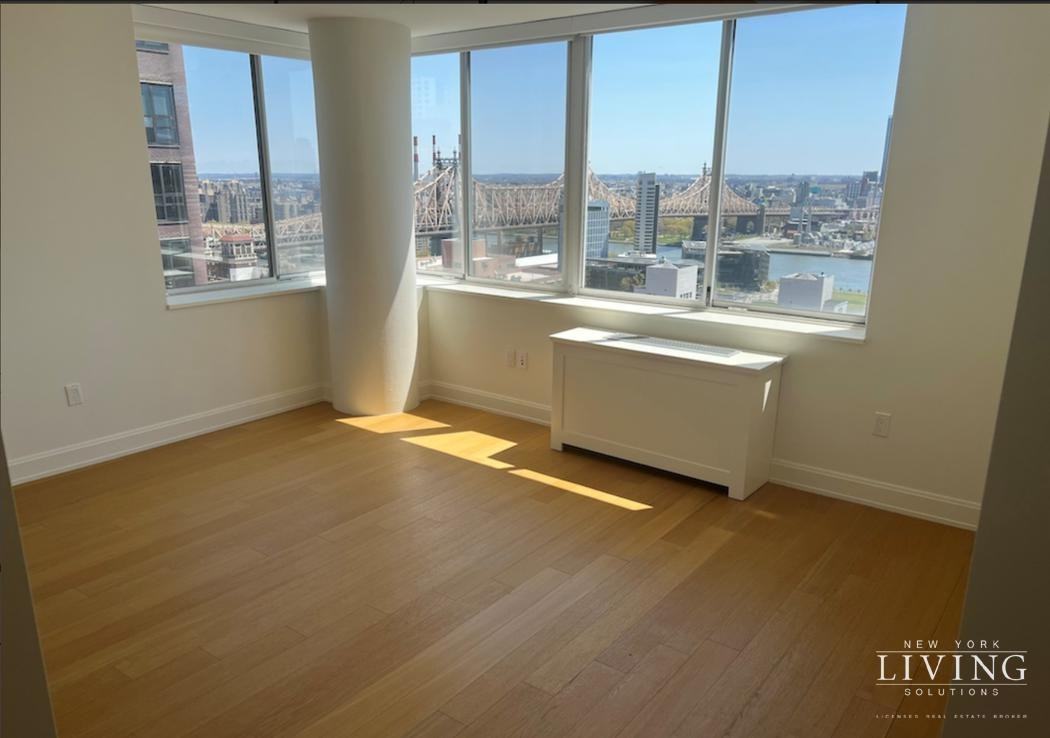 E 54th St #16B - Photo 4 of 5