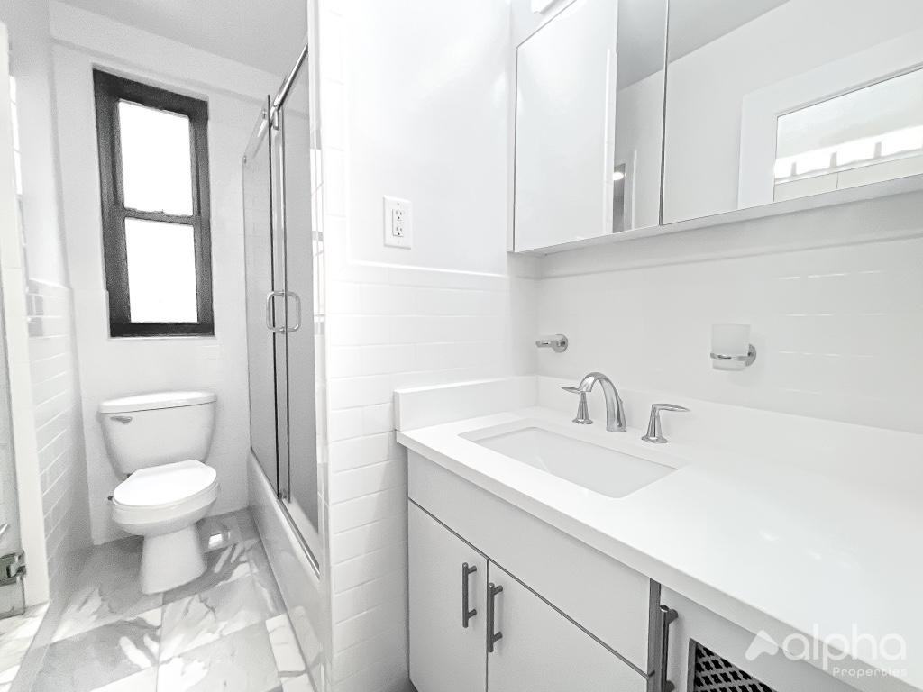 20 5th Ave #3G - Photo 7 of 8