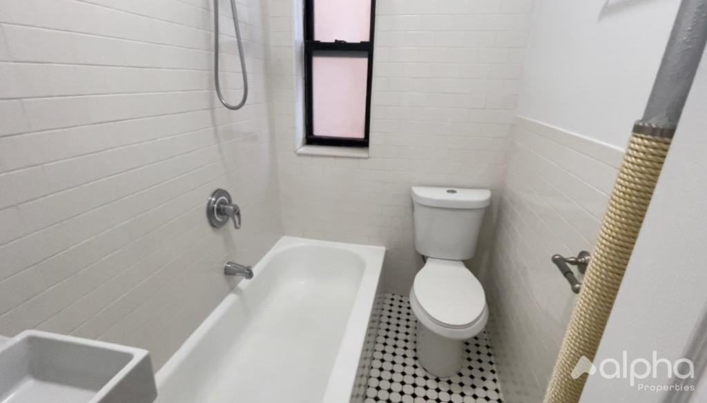 169 E 101st St #25 - Photo 5 of 7