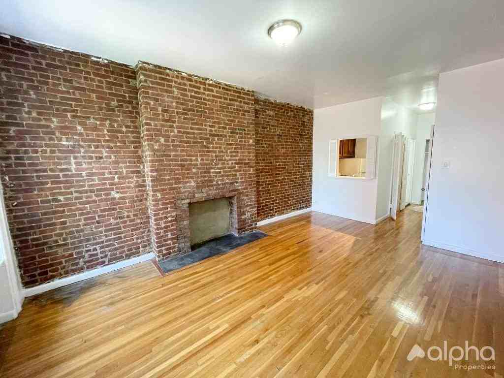 316 E 83rd St #3A - Photo 3 of 10