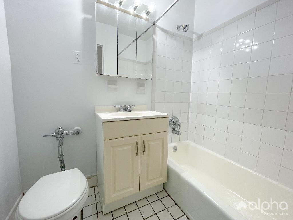 316 E 83rd St #3A - Photo 6 of 10