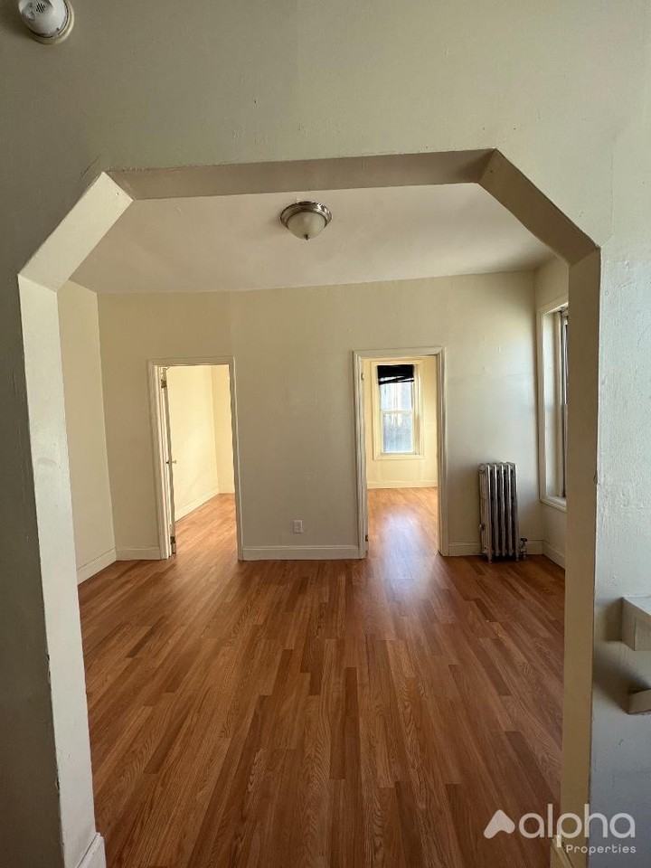 E 14th St #32 - Photo 2 of 7