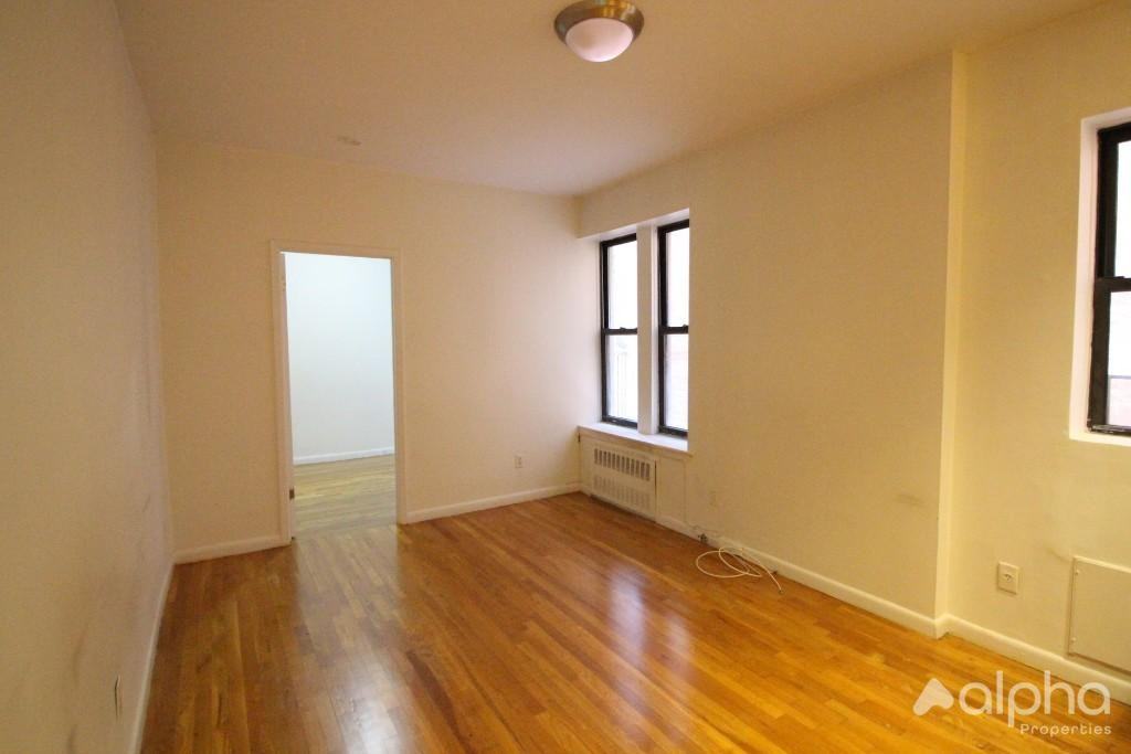 444 E 81st St #15 - Photo 2 of 4