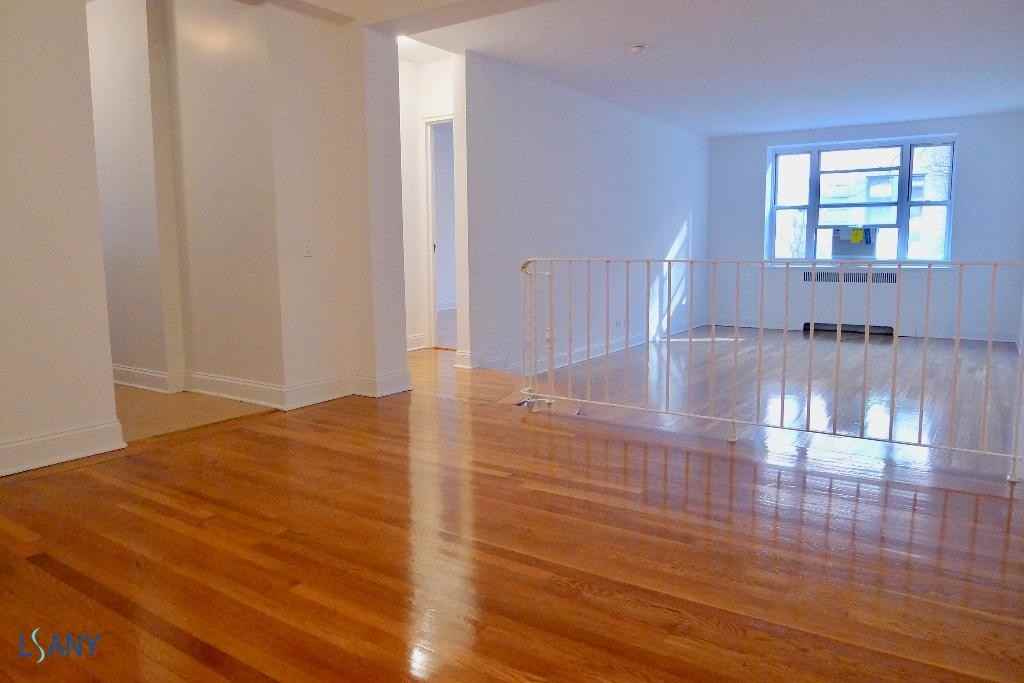 W 55th St #3A - Photo 2 of 5