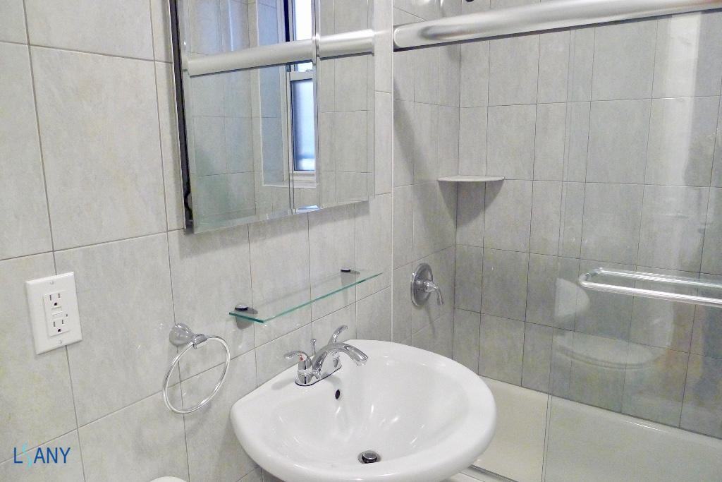 W 55th St #3A - Photo 5 of 5