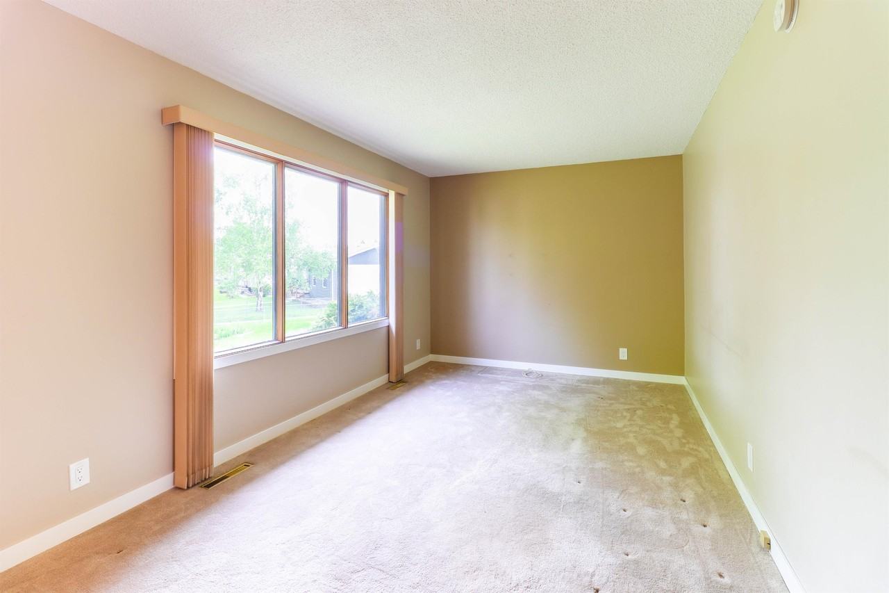 83 Pike Cres #1 - Photo 3 of 20