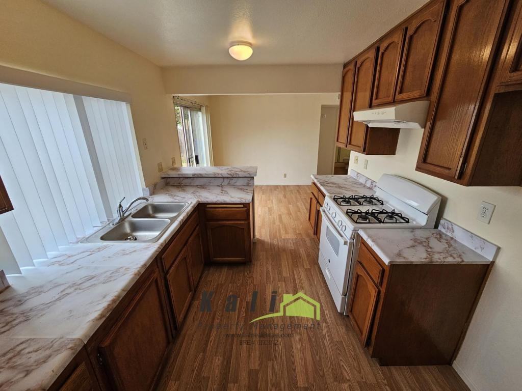 1751 Honestidad Rd - Photo 3 of 17