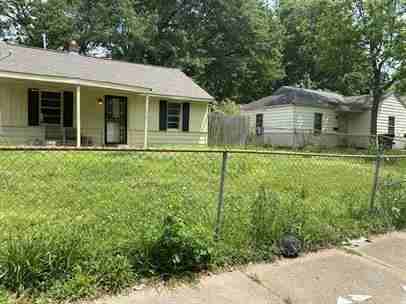 1700 Walter St - Photo 3 of 10