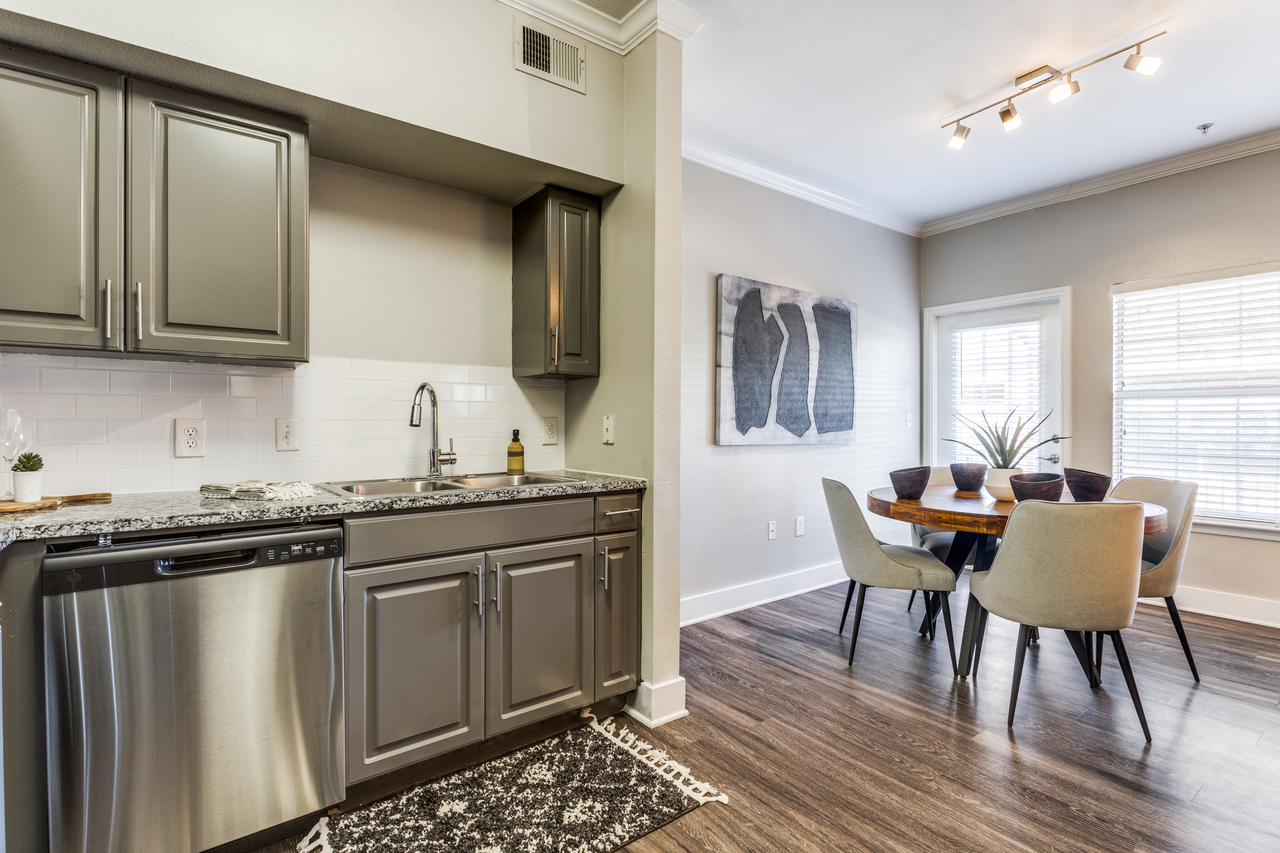 Ellwood at Lake Travis - Photo 2 of 50