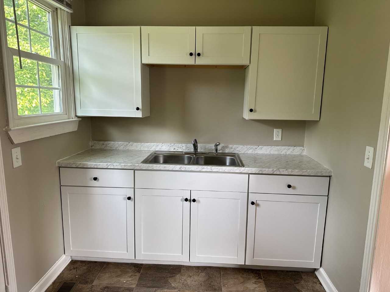 50 Maple St - Photo 6 of 12