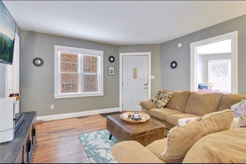 2535 Monroe St Ne #2535 - Photo 3 of 13