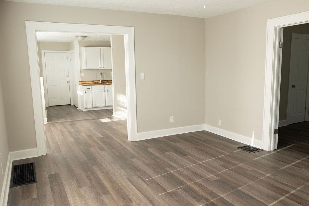1159 Sweetser Ave #NA - Photo 3 of 21