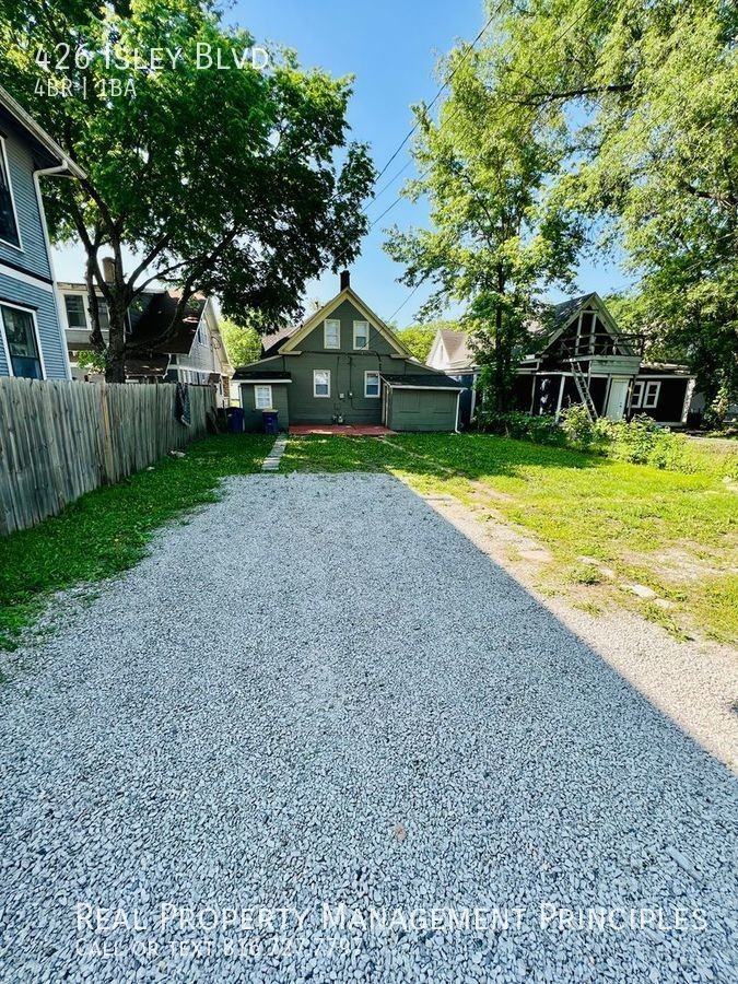 426 Isley Blvd - Photo 2 of 23