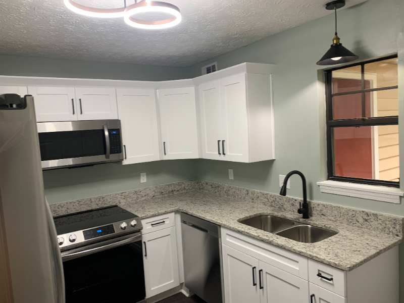 556 Wedgewood Dr - Photo 3 of 41