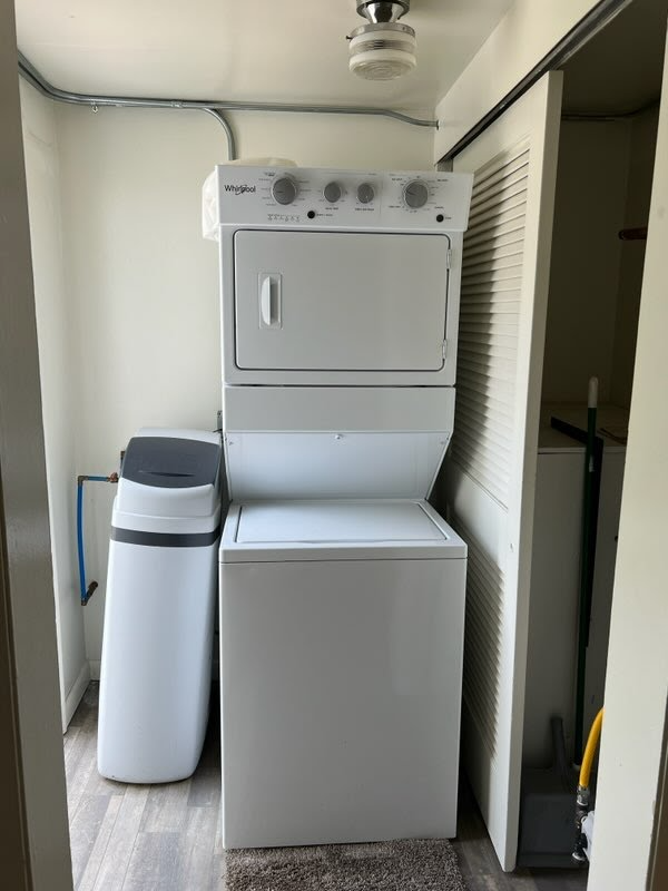 947 S Isabella Rd - Photo 3 of 11