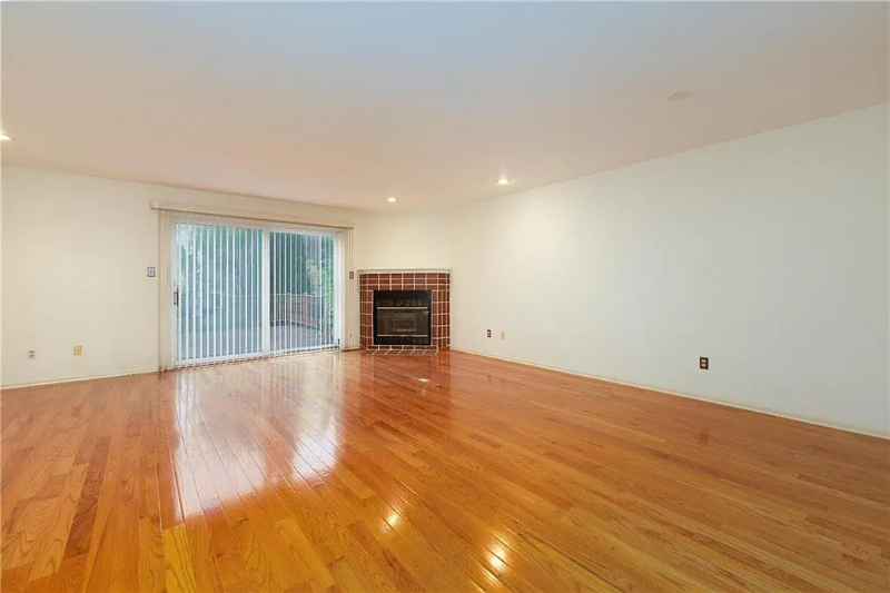 1877 Georgia Dr - Photo 2 of 3