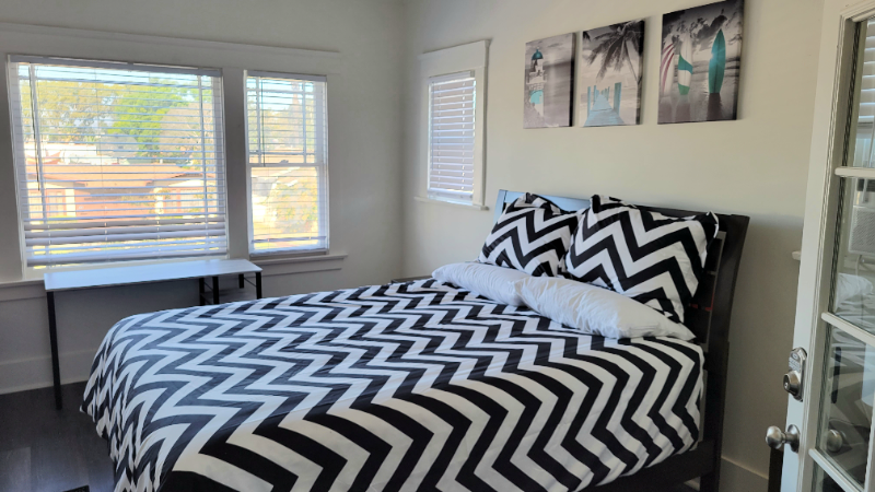 3536 1/2 W 60th St - Photo 5 of 22