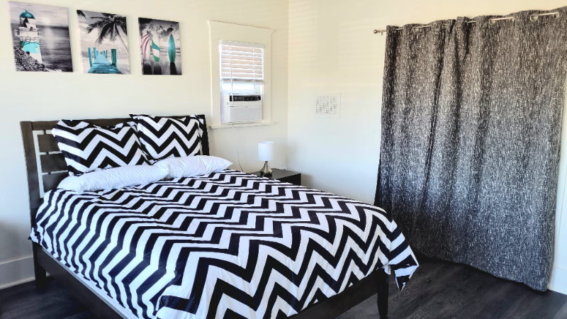 3536 1/2 W 60th St - Photo 6 of 22