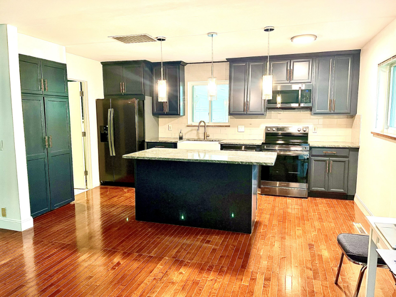 4585 Seneca Dr - Photo 3 of 10