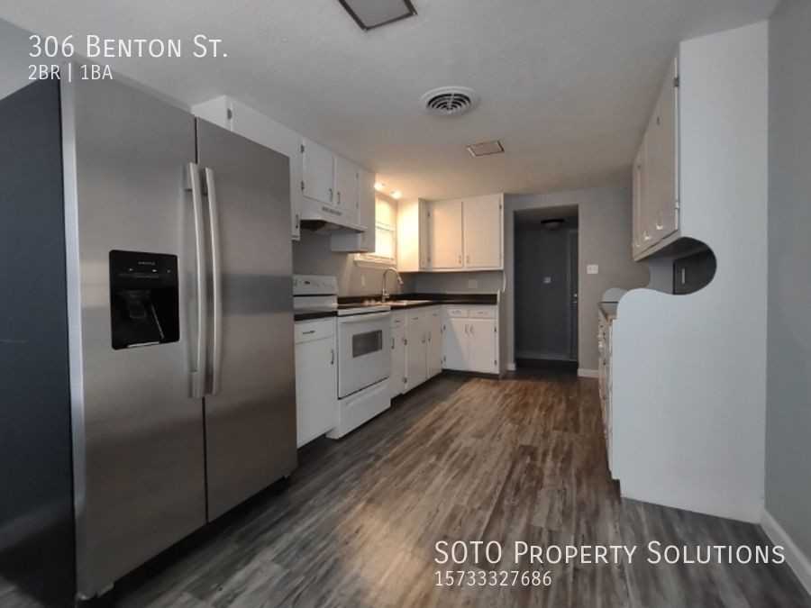 306 Benton St - Photo 3 of 15