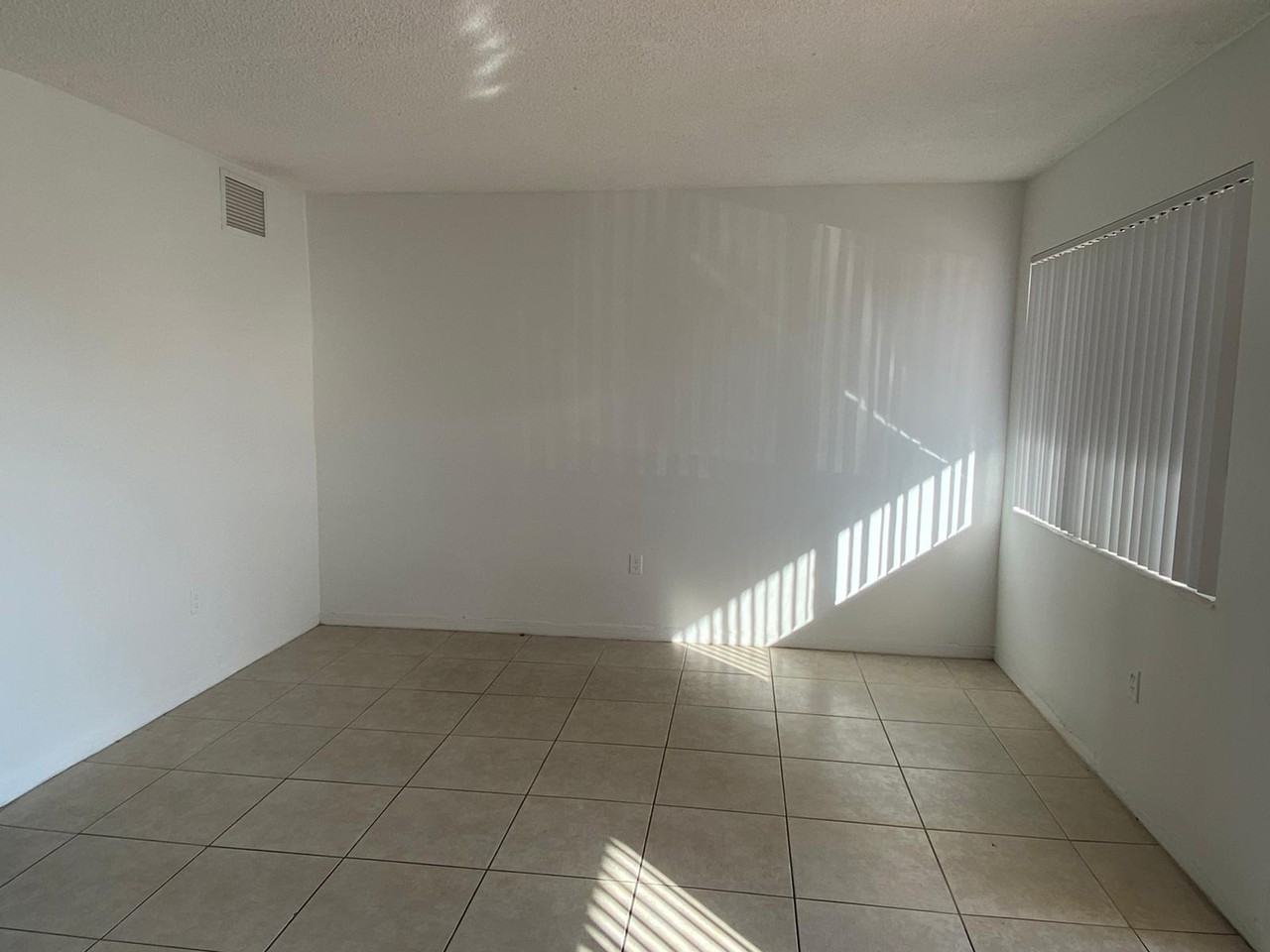 101 Nw 29th Ave #1 - Photo 6 of 11