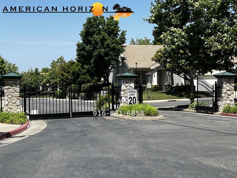 4564 Scenic Dr - Photo 3 of 27