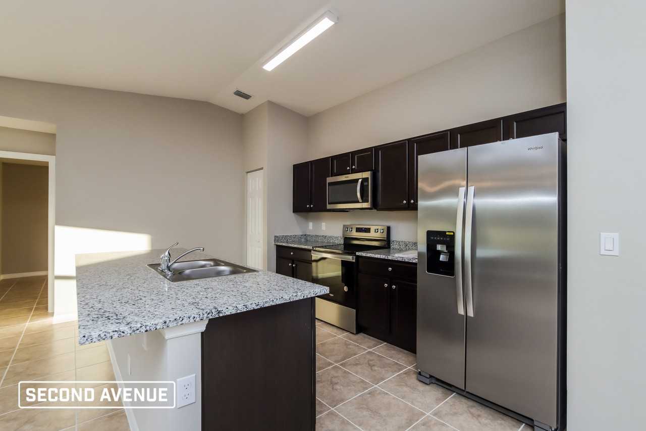 511 Barber St Se - Photo 2 of 15