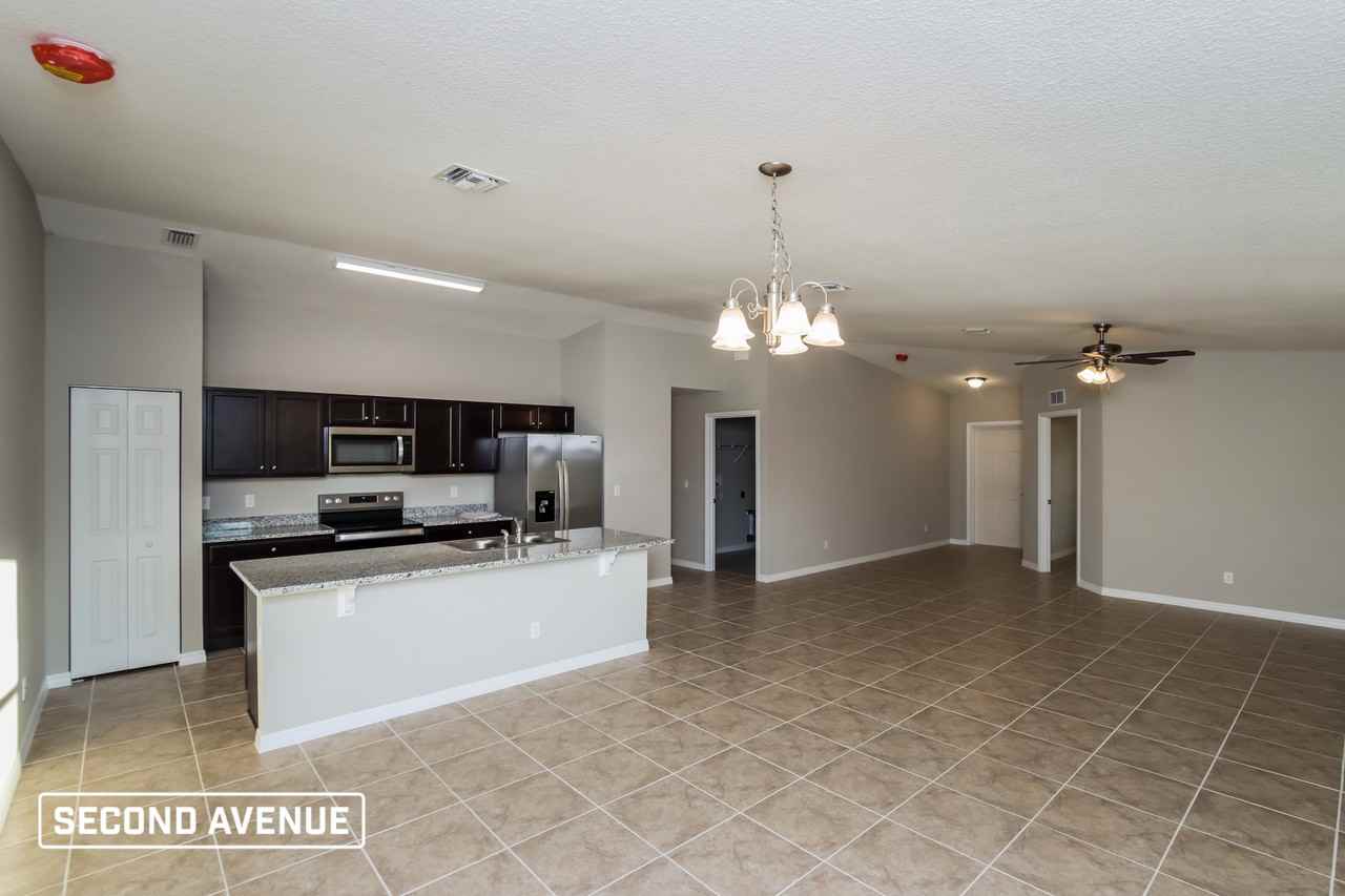 511 Barber St Se - Photo 5 of 15