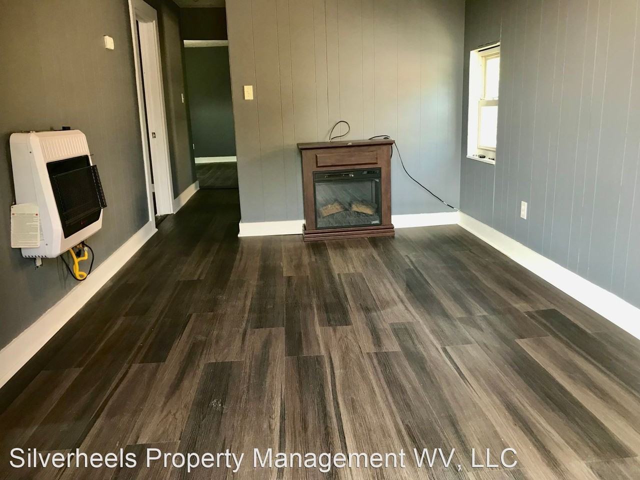 1022 19th St - Photo 2 of 11