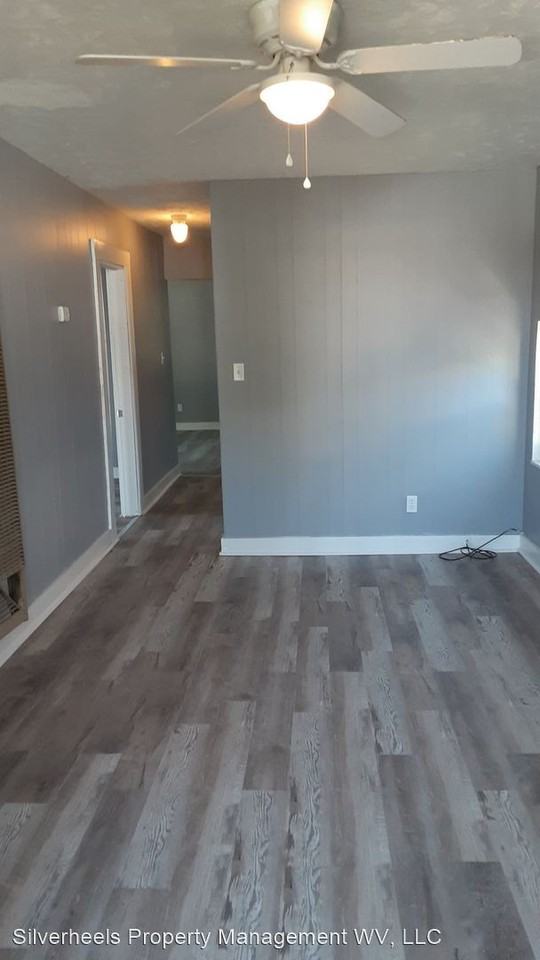 1022 19th St - Photo 3 of 11