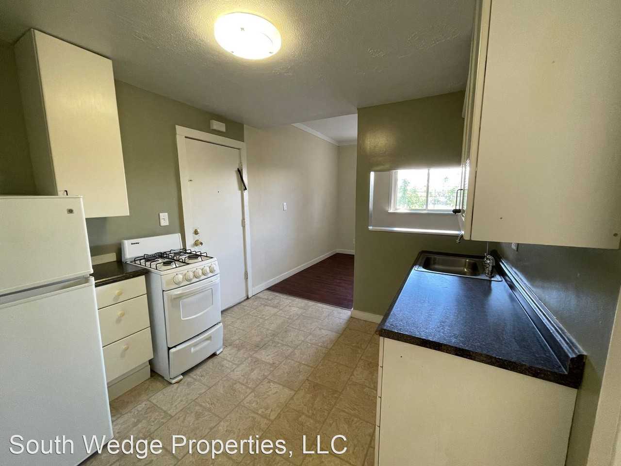 180 Alexander St. A-G - Photo 3 of 18