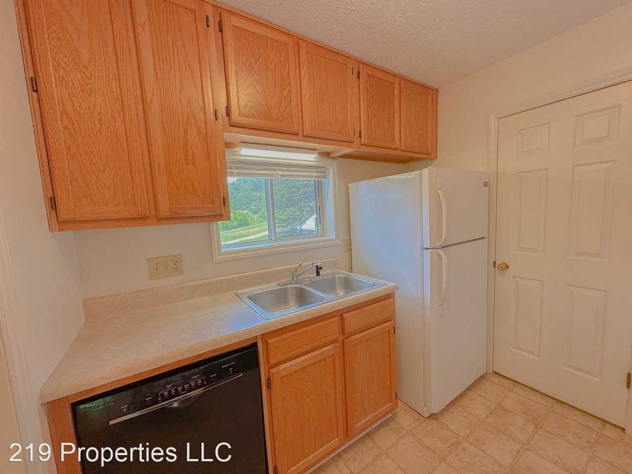 21 Shanna Drive - Photo 3 of 17