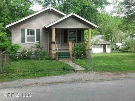 1916 S Overton Ave - Photo 2 of 16