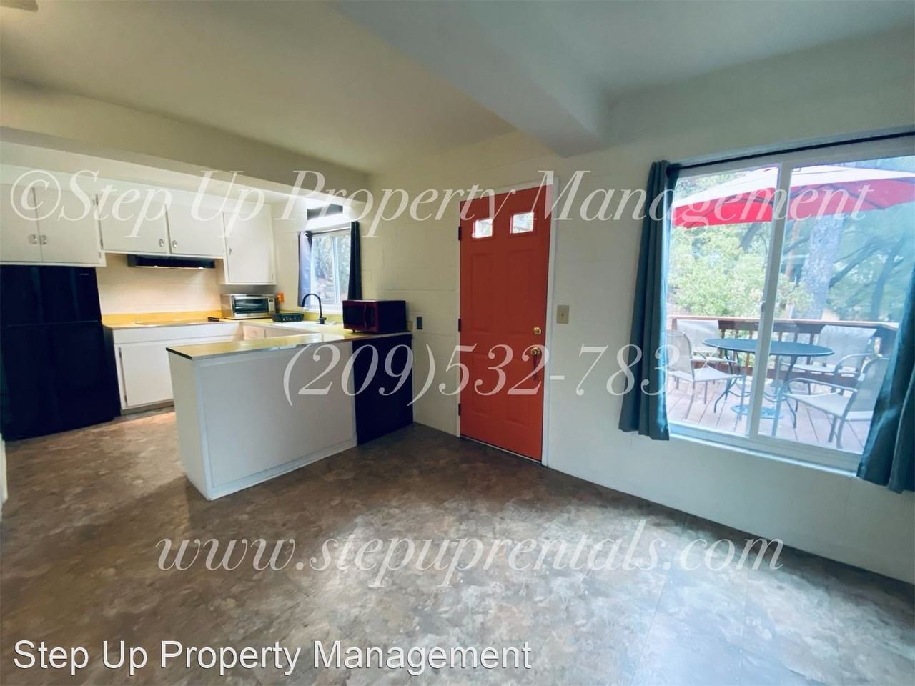 483 E Jackson St - Photo 3 of 10