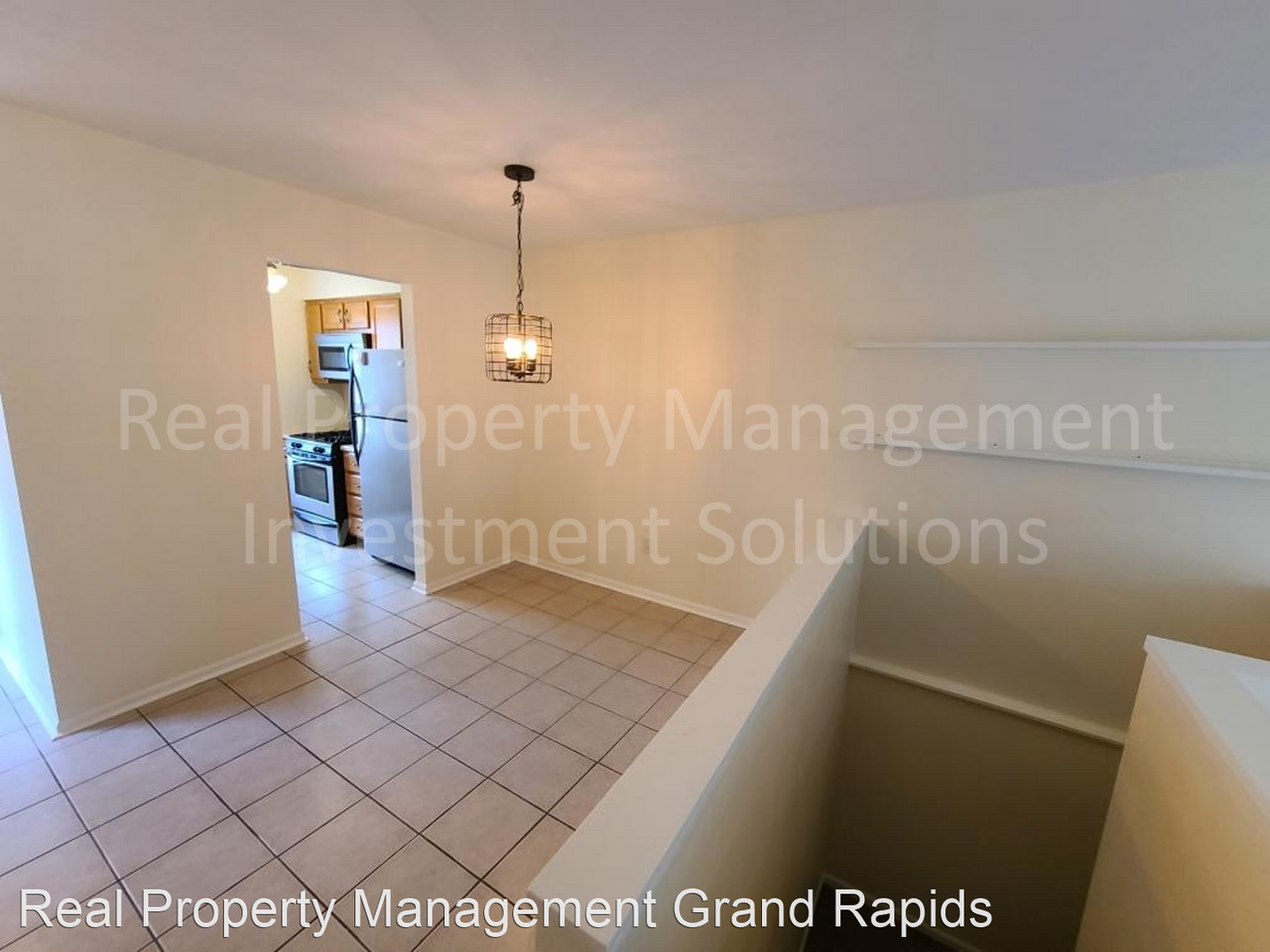 2635 Chatham Woods Dr Se - Photo 3 of 13