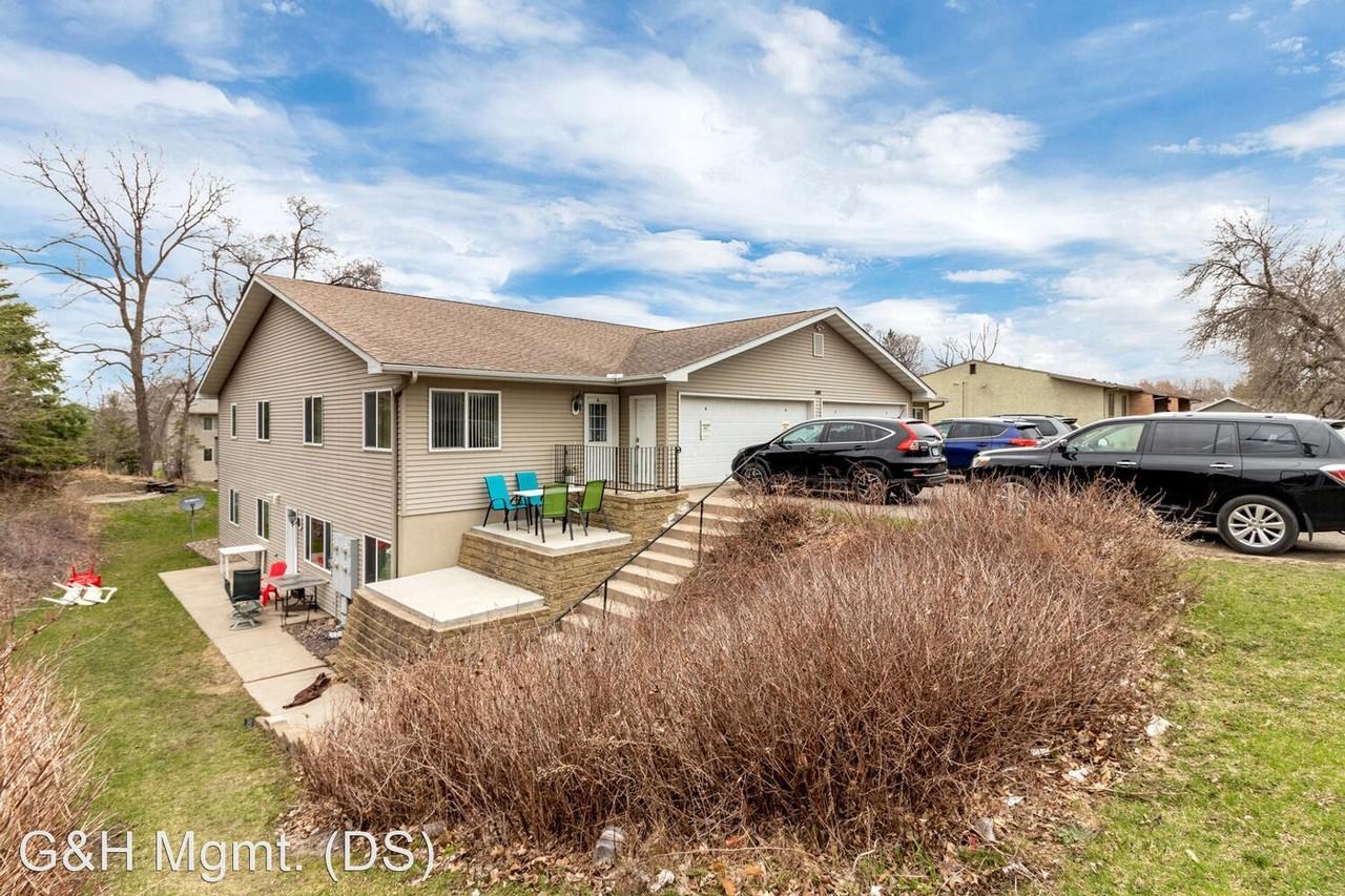 1140 Greenvale AVE - Photo 3 of 3