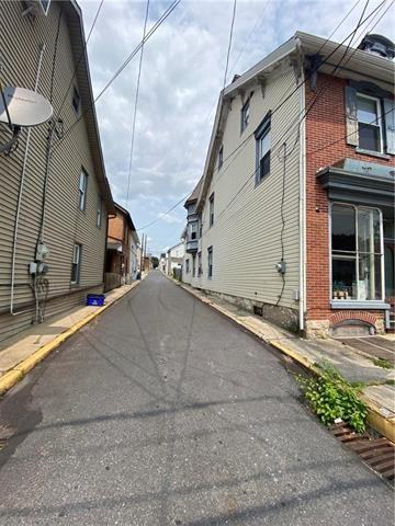 145 Front St - Photo 2 of 37