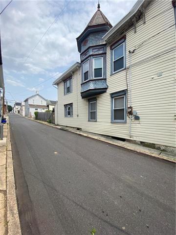 145 Front St - Photo 3 of 37