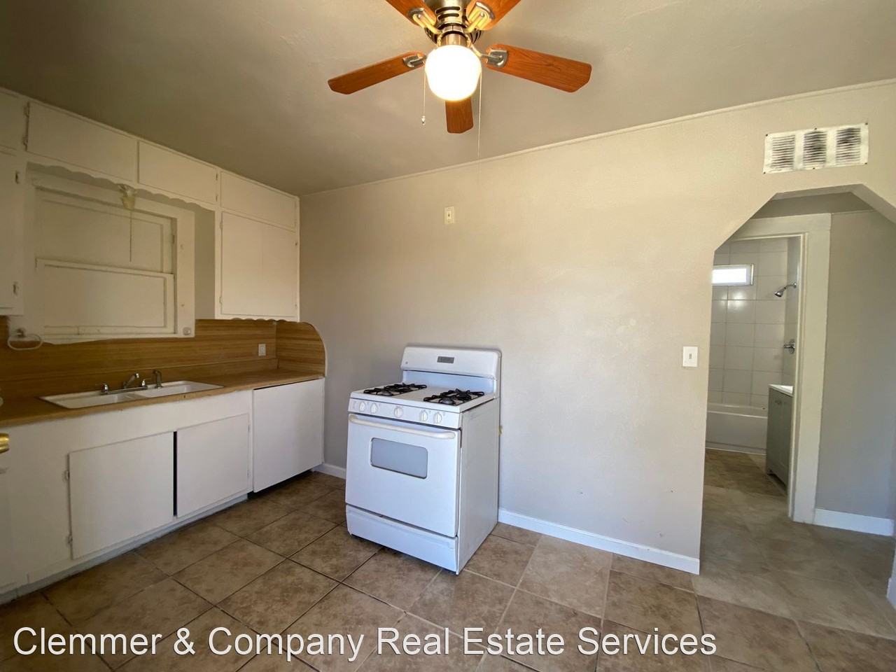 204 E Warren Ave - Photo 2 of 6